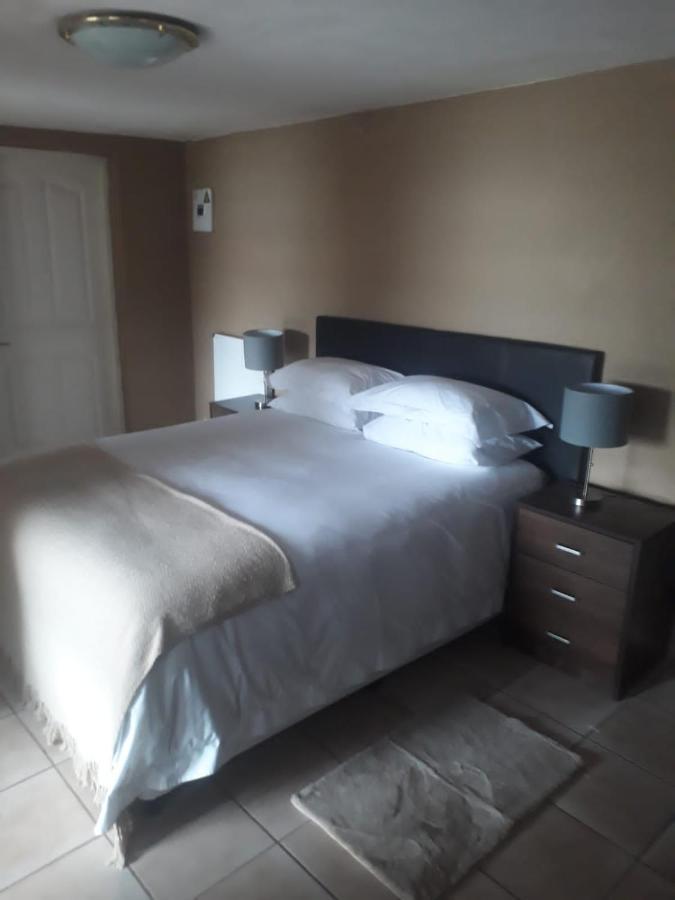 Marina Views Guesthouse Hartbeespoort Extérieur photo